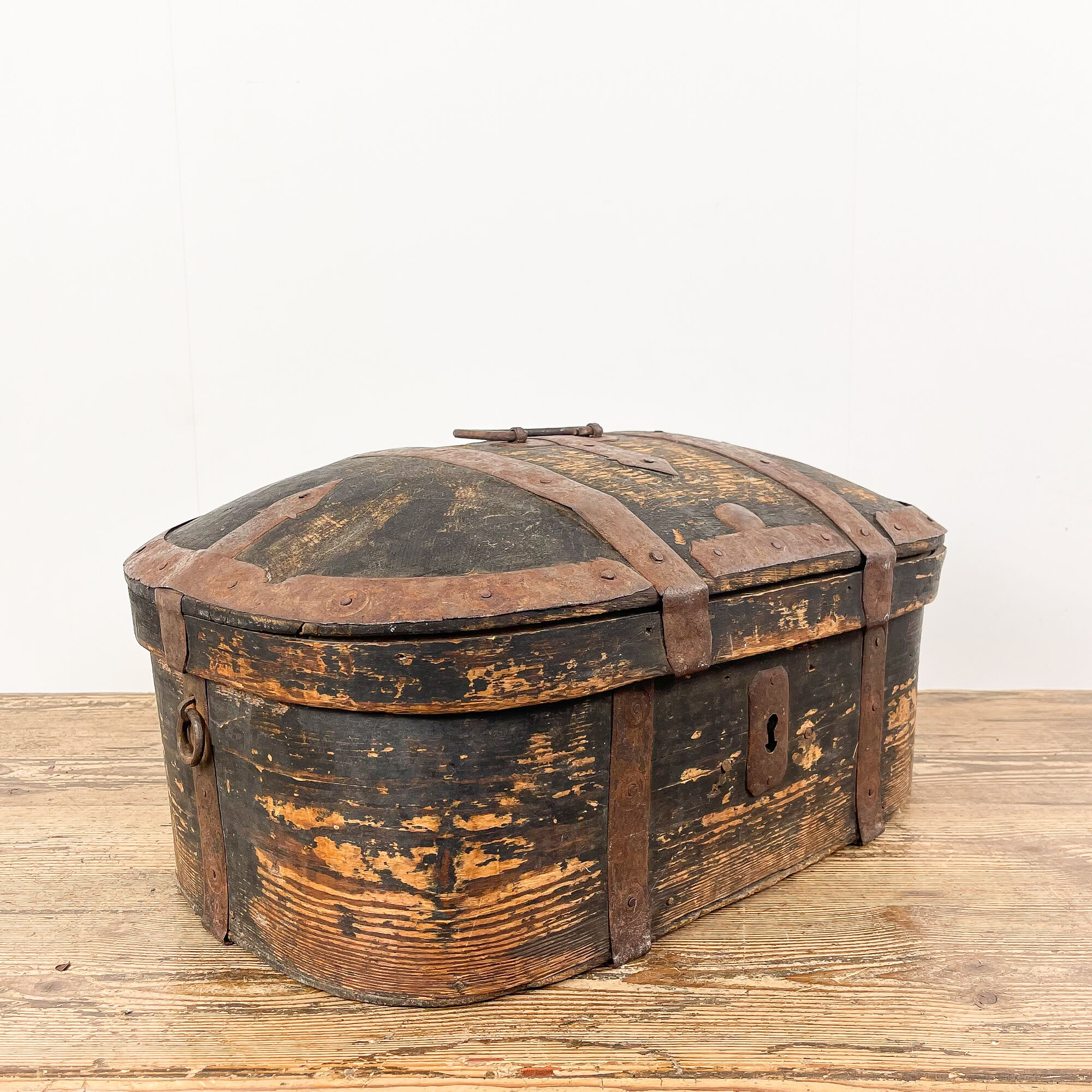 Late 18th century Swedish folkart travel chest