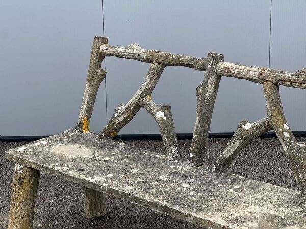 Banc de jardin en béton effet faux bois