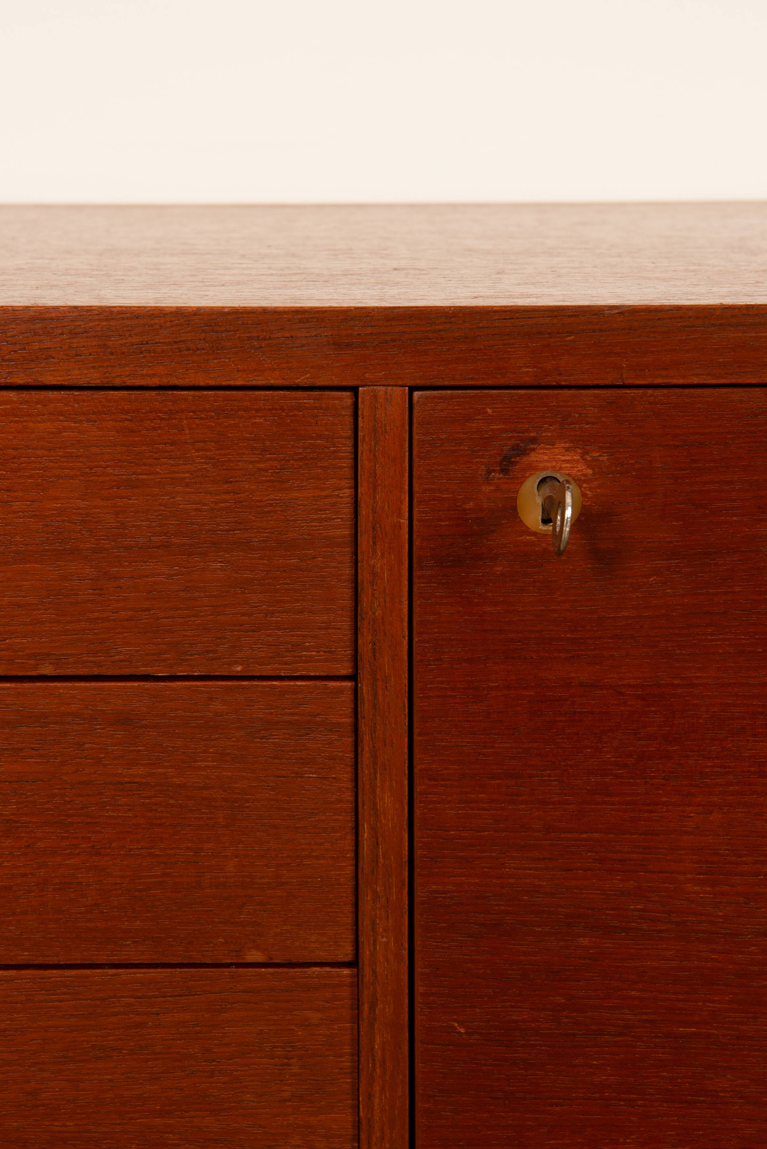 String Wall Unit with drawers - Nisse Strinning