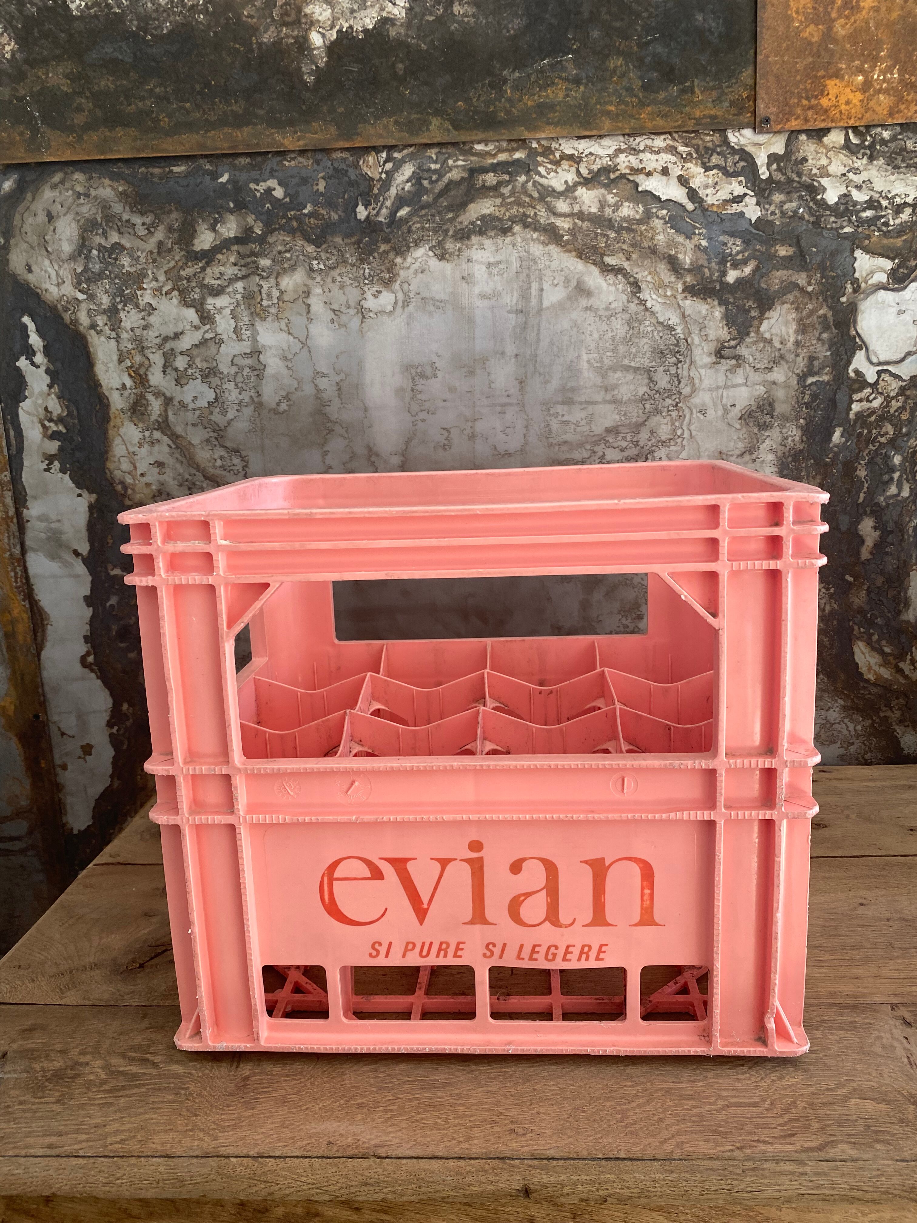 Caisse bouteilles evian