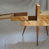 Tripod light wood worker