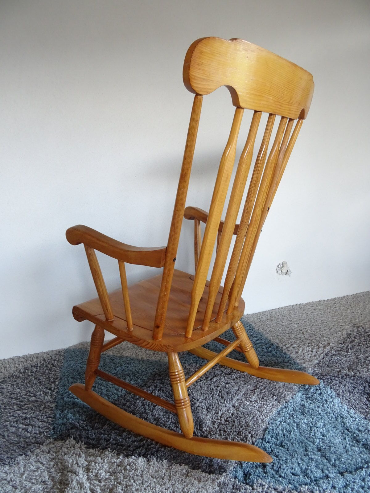 Rocking-chair fan folder