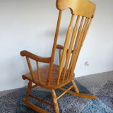 Rocking-chair fan folder