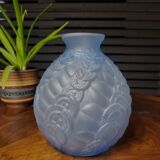 Vases art déco en persglas bleu givré avec décor floral