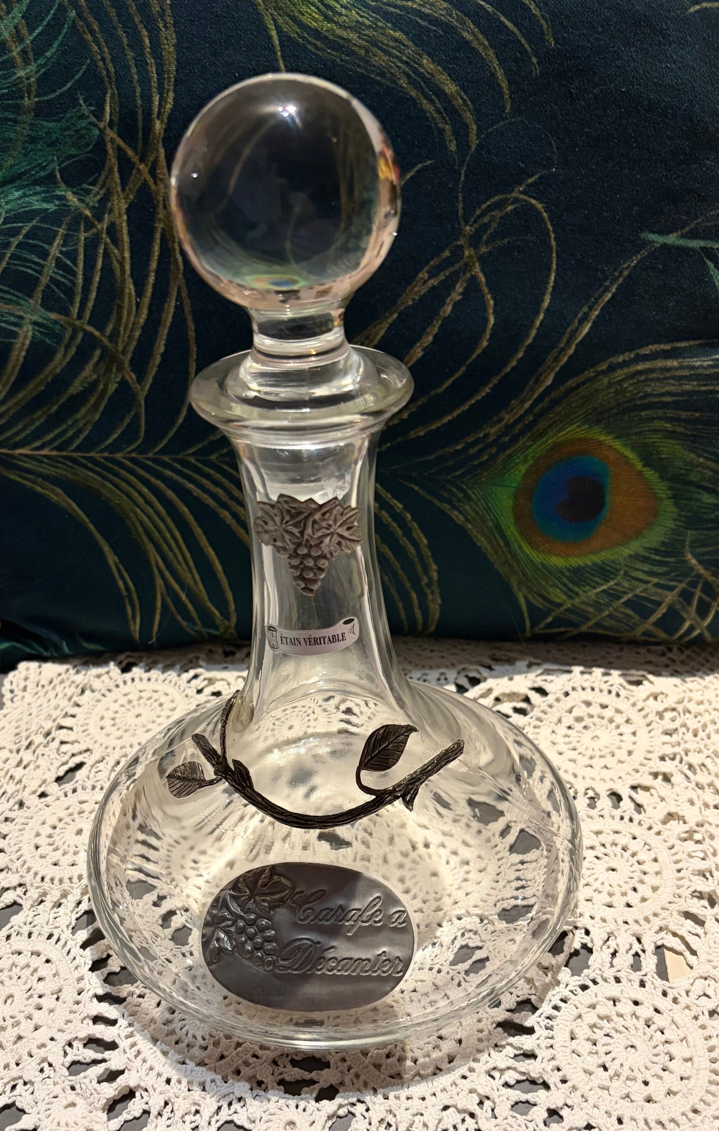 Decanter with pewter patterns