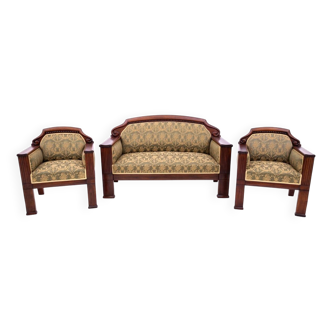 Antique Biedermeier living room set from around 1870.