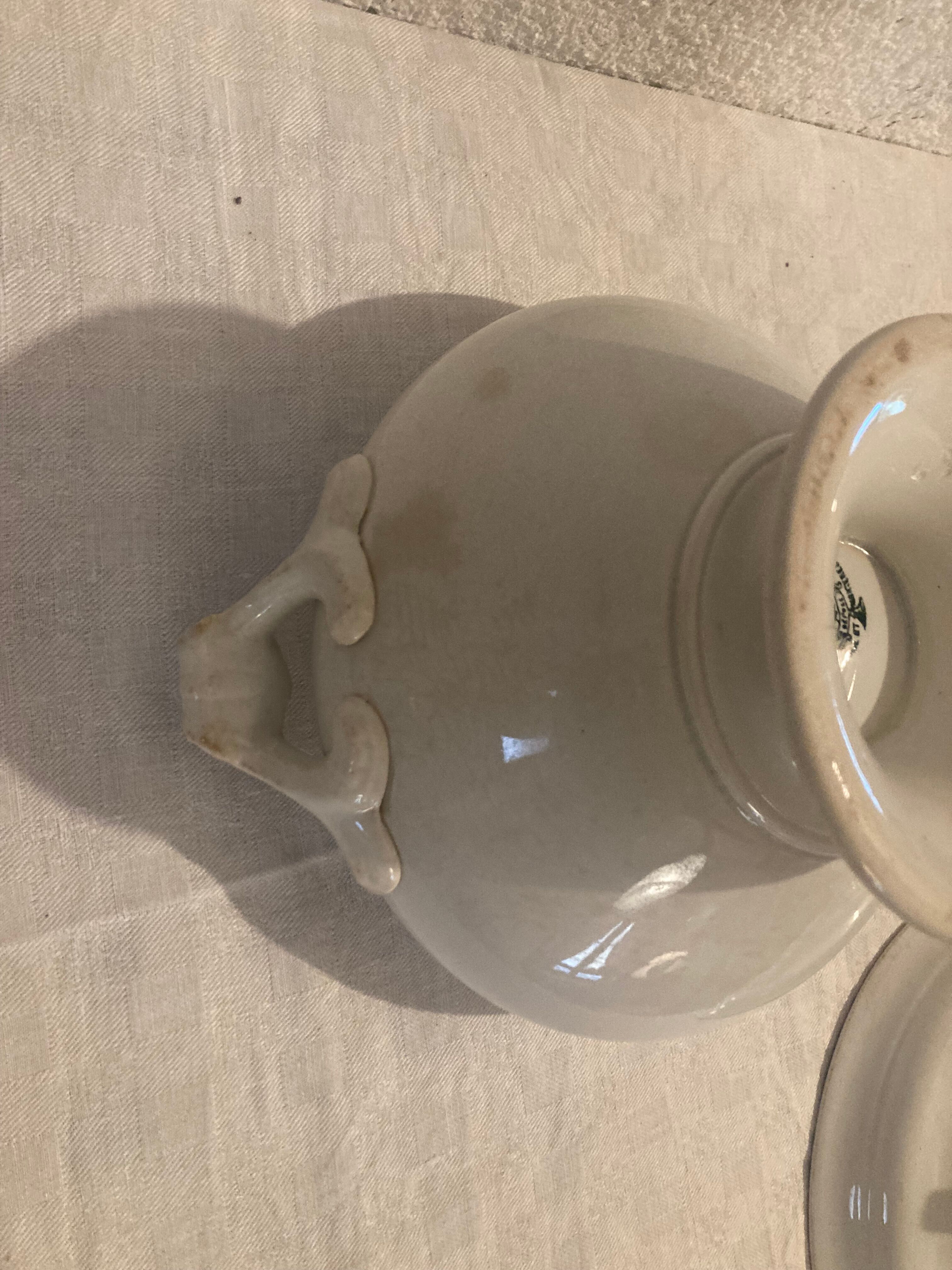 19th century tureen of Montereau