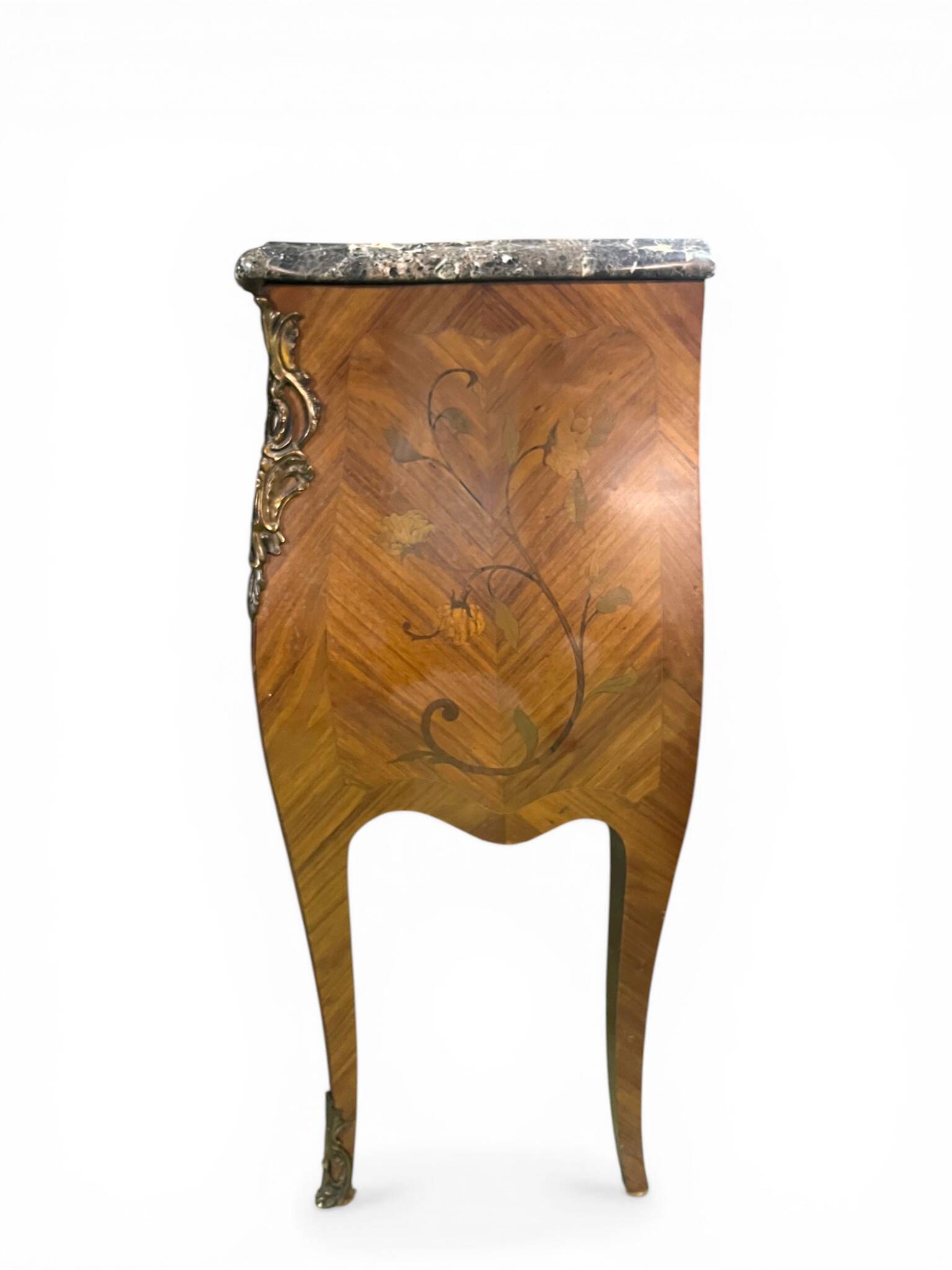 Curved jump commode in Louis XV style