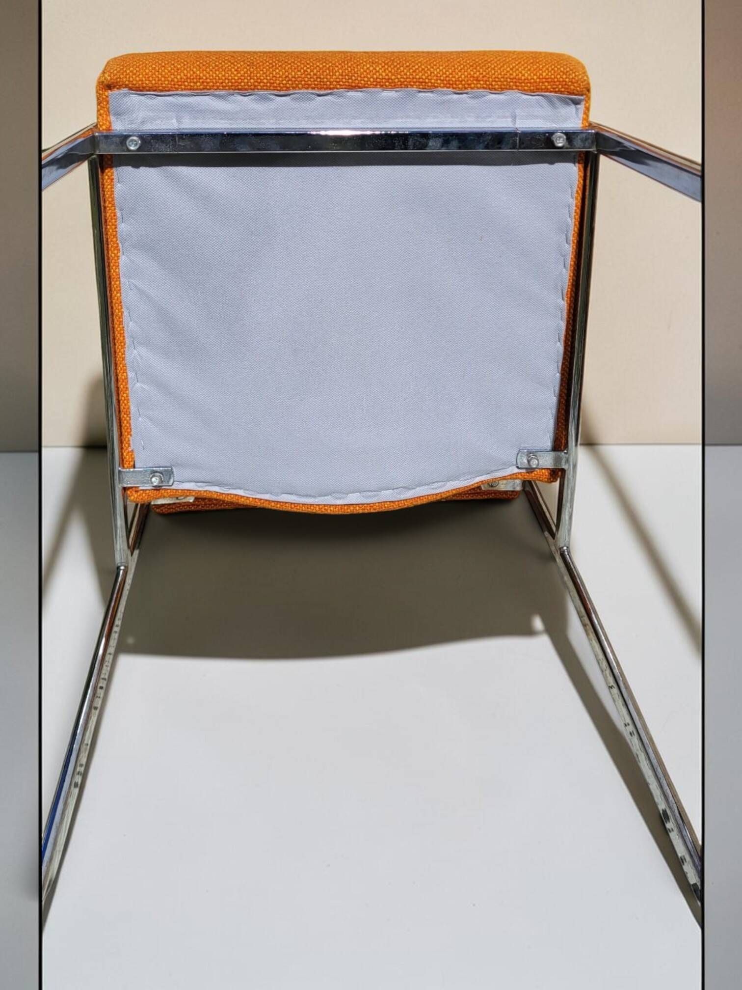 Chaise vintage design, structure tubulaire chromée, années 1960-1970