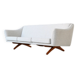 Illum Wikkelso model ML-140 three-seater sofa Laursen Denmark 1960