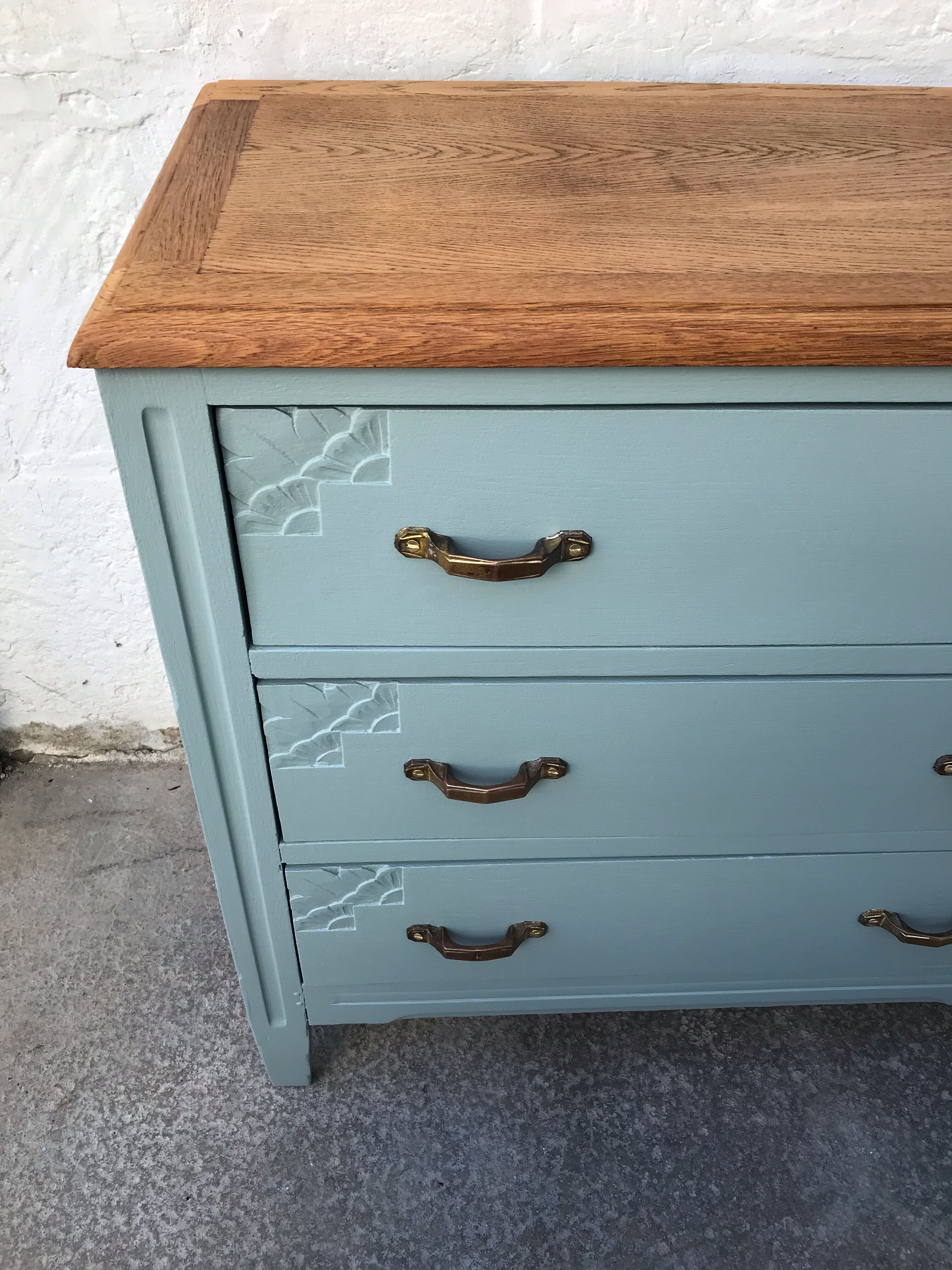 Commode art deco vert amande