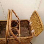 Picnic basket year 1960 vintage wicker