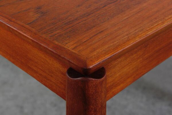 Table en teck vintage design H.W. Klein Bramin milieu du siècle années 60