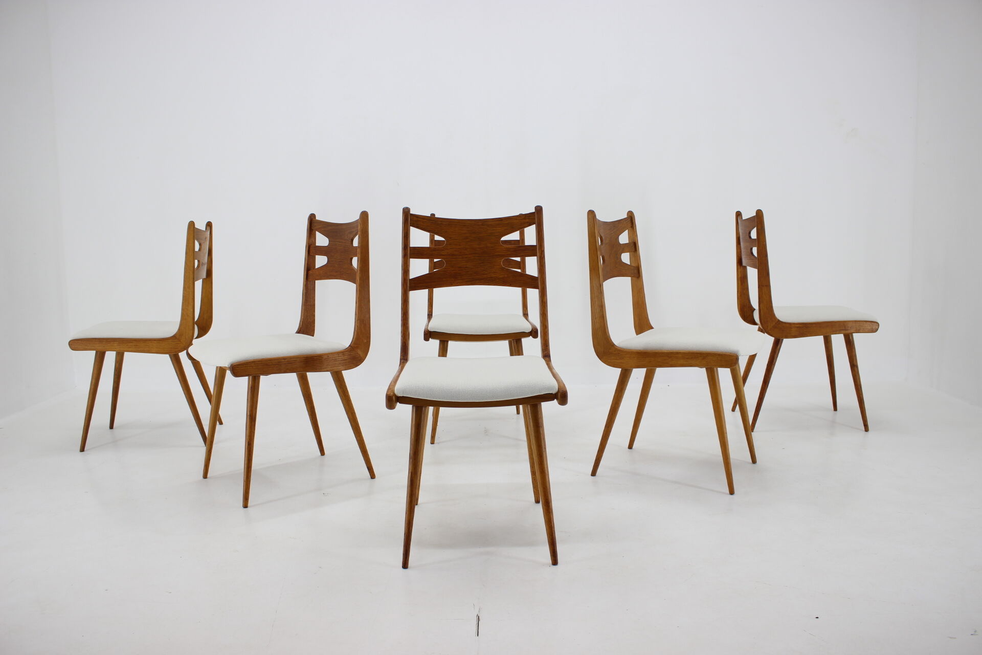Ensemble des années 1960 de six chaises de salle à manger en chêne rare, Tchécoslovaquie