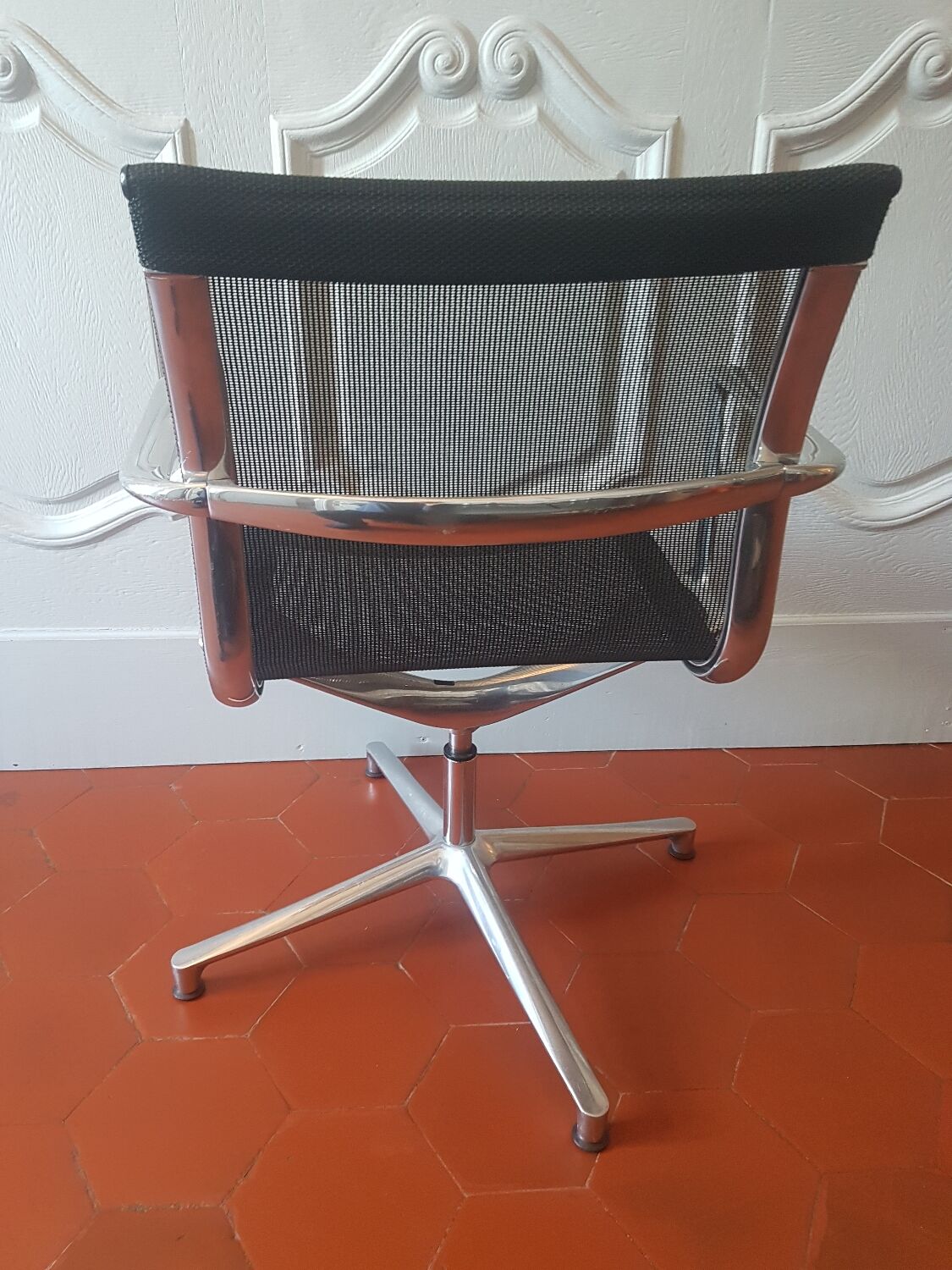 Una Chair armchair in black mesh published by ICF