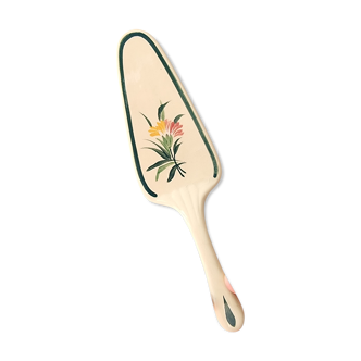 Old pie shovel