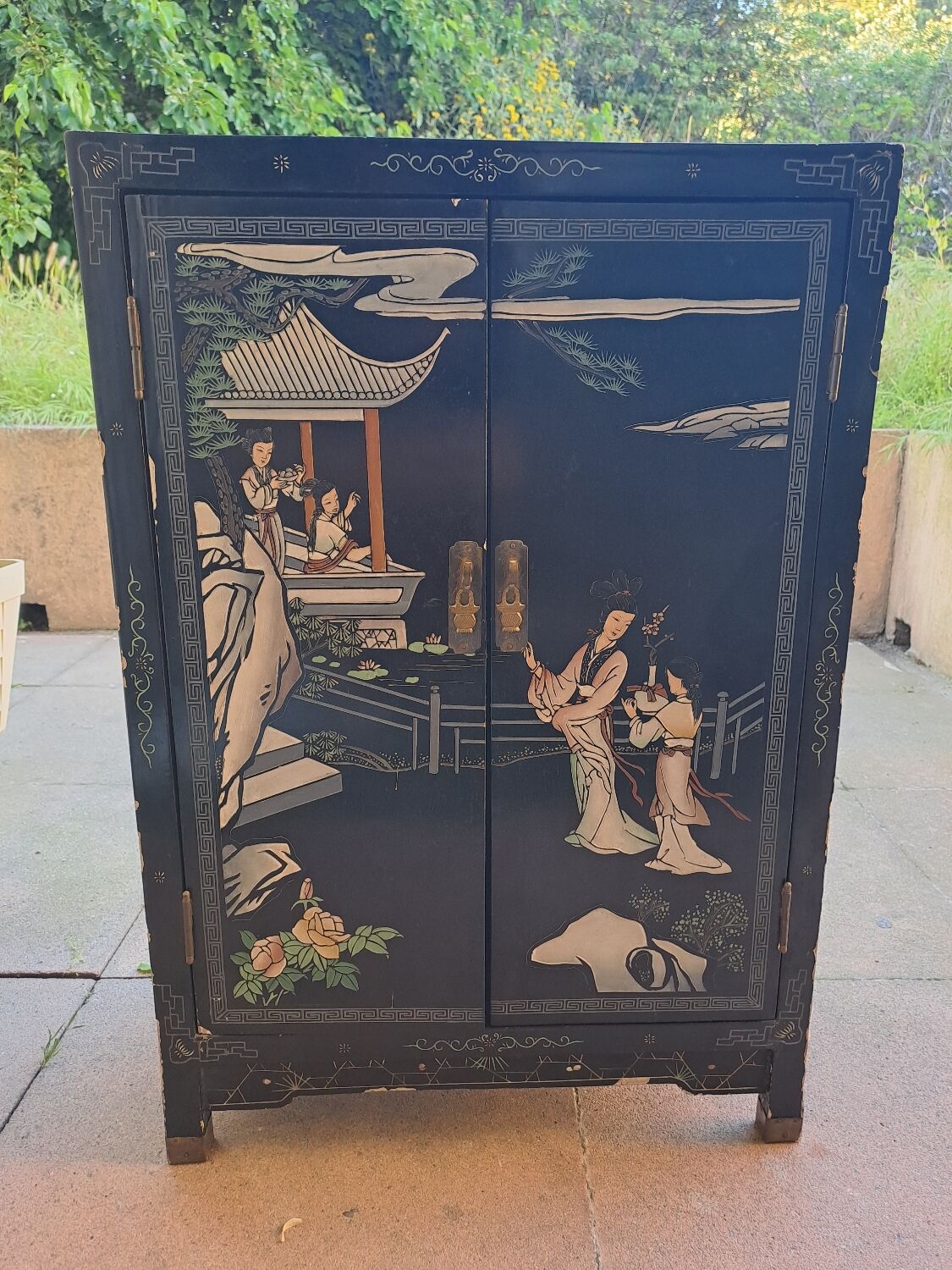 Black chinoiserie lacquer cabinet
