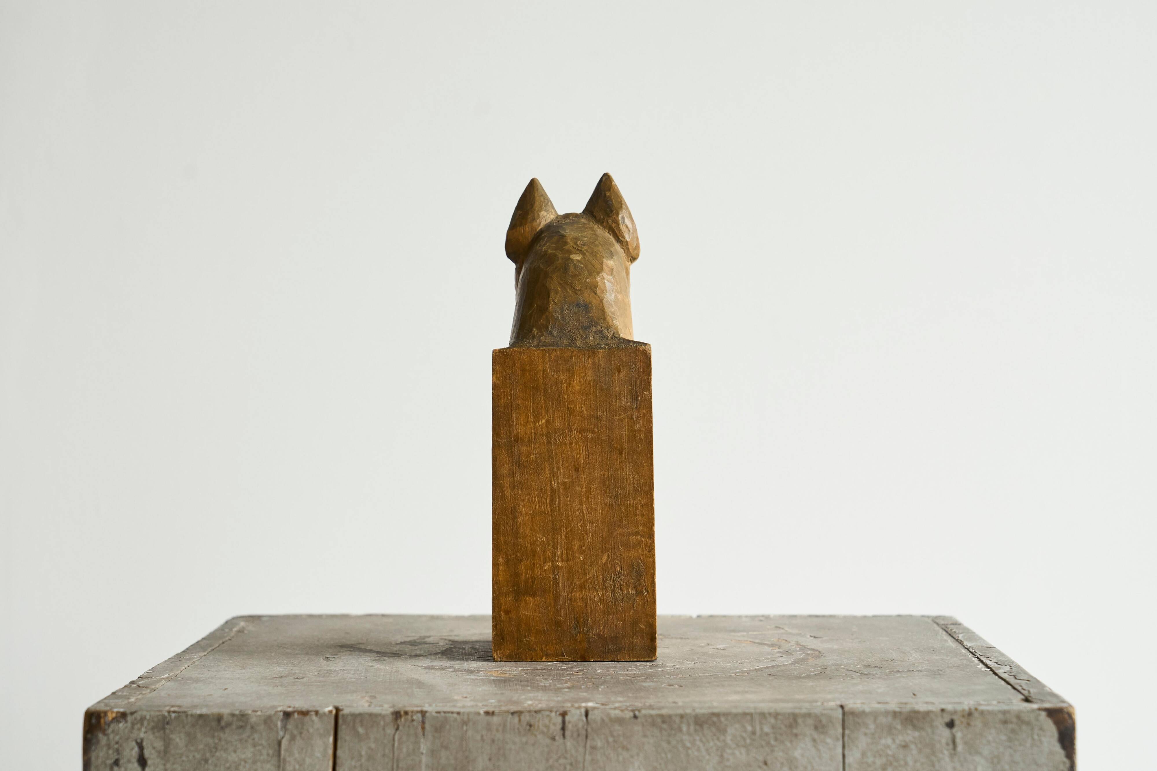 Sculpture of a boxer bookends in carved solid wood, mid-20th century.