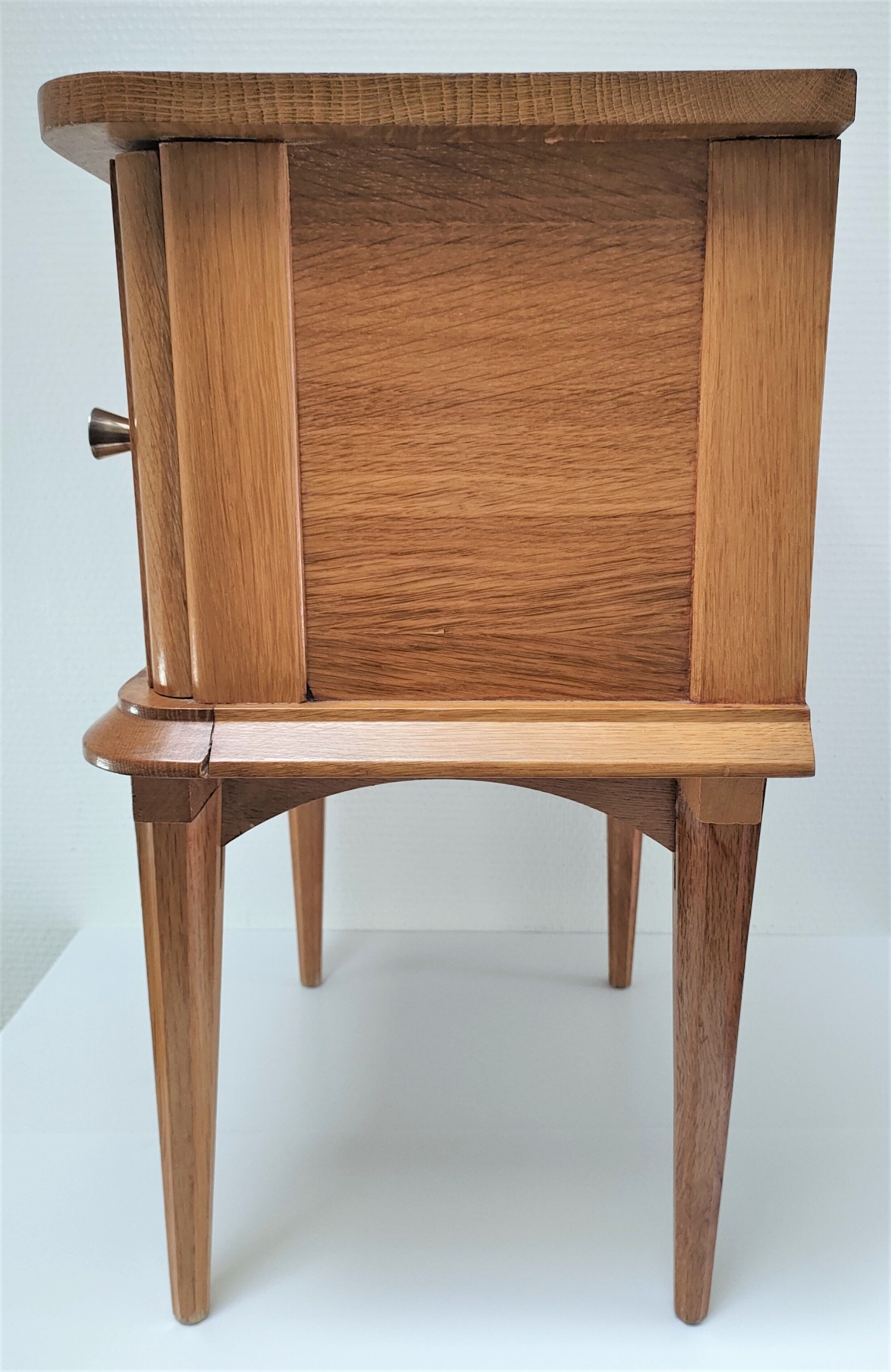 Bedside wood feet tapered 60s