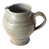 Pitcher enn bluish sandstone