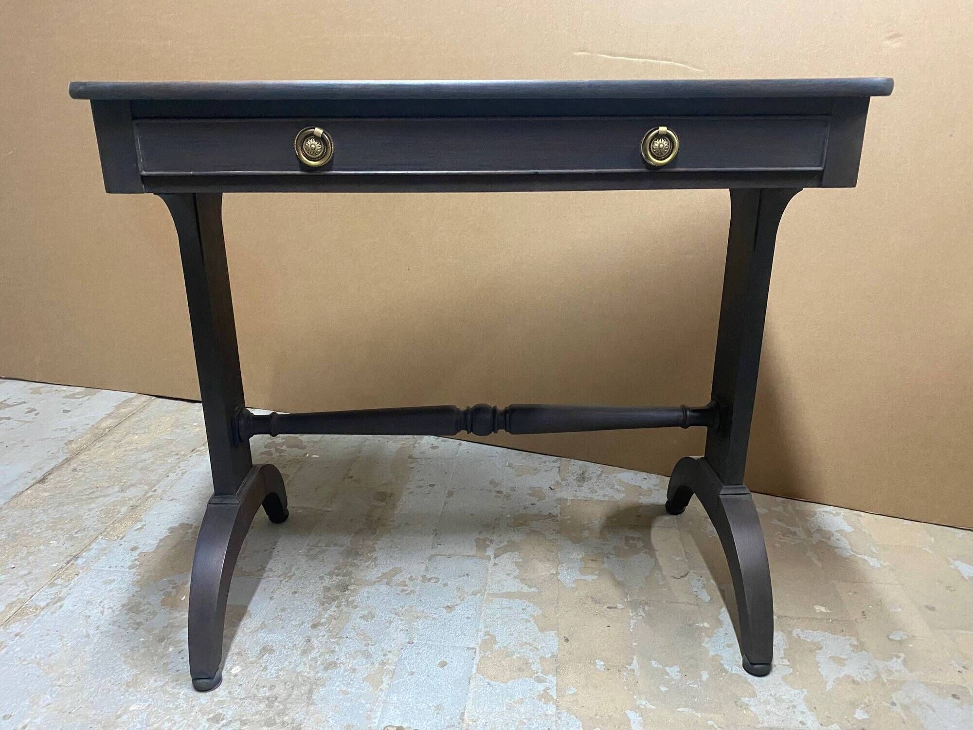 Writing table