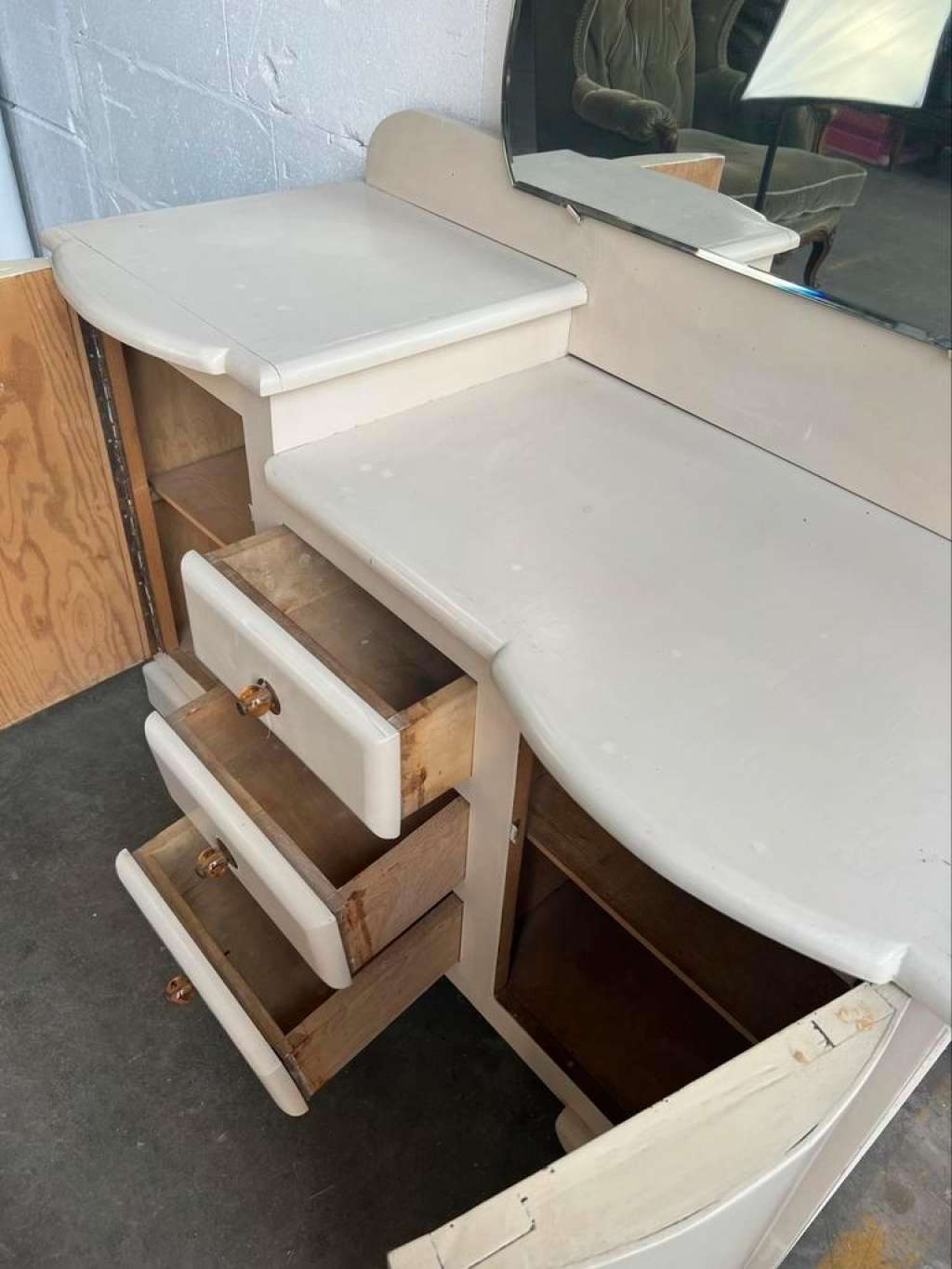 Vintage art deco furniture / make-up table / vanity cabinet