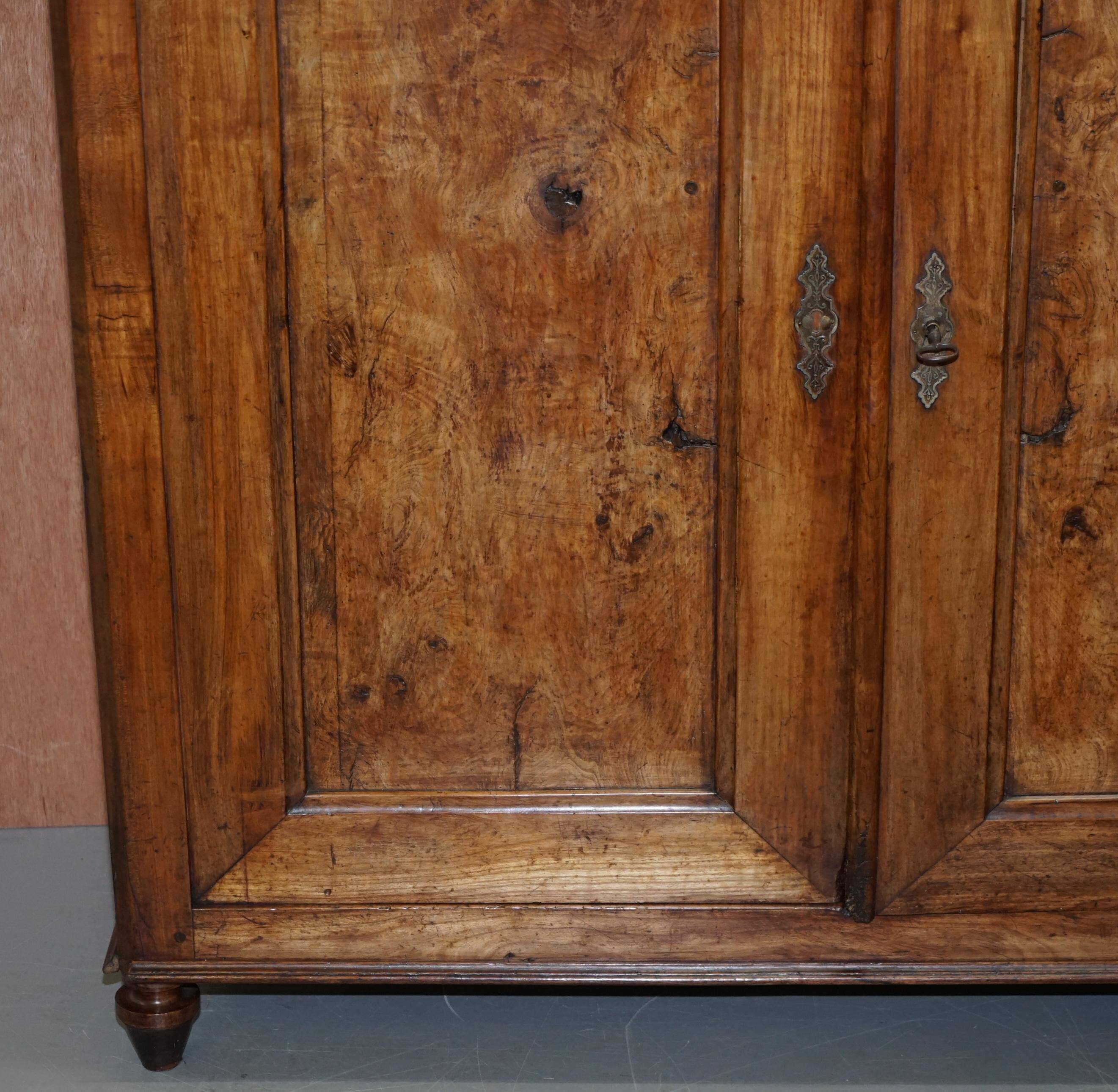 Armoire à pots française en bois fruitier circa 1820