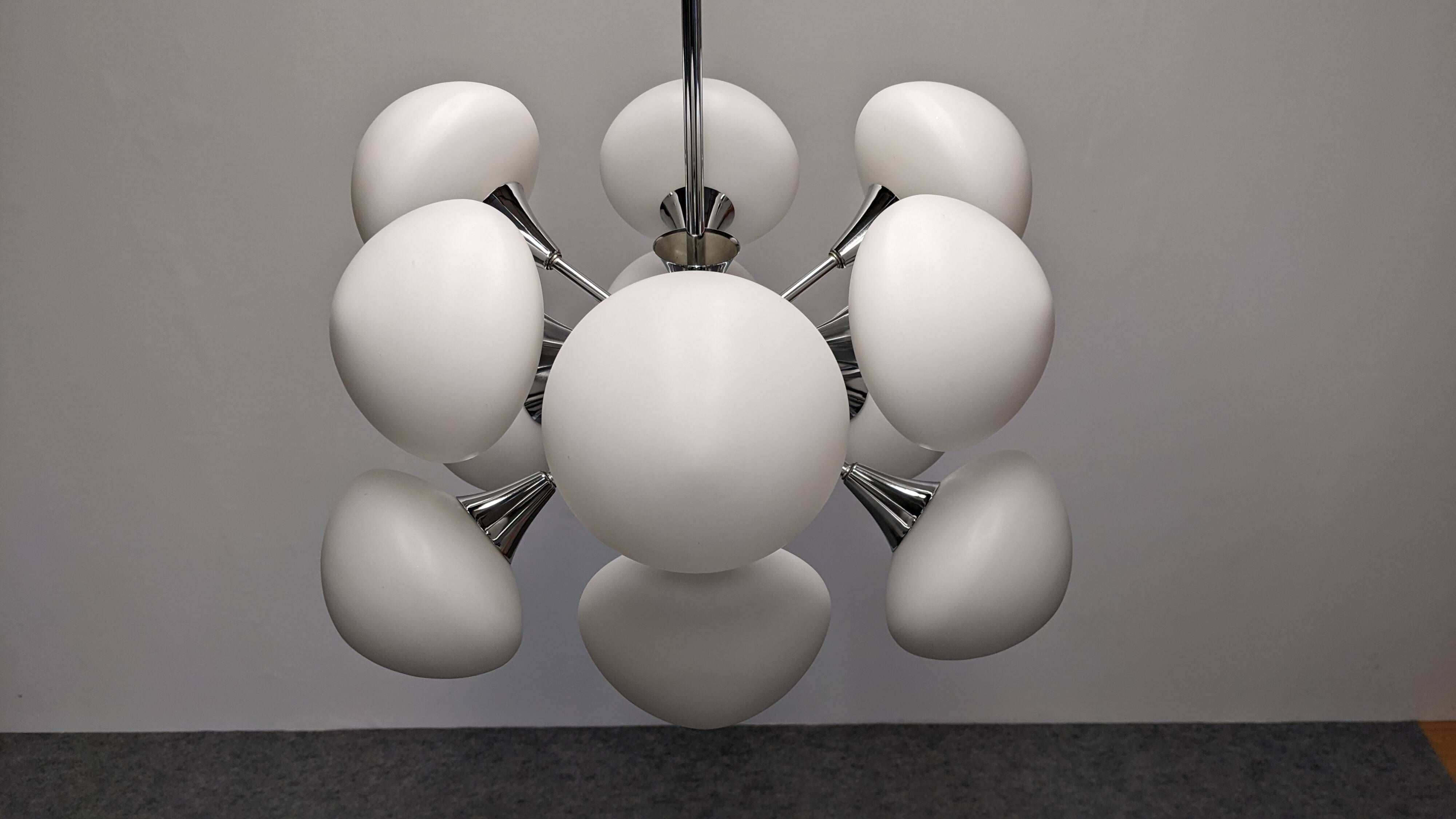 Sputnik chandelier with 12 frosted glass lights, Italy circa 1970.