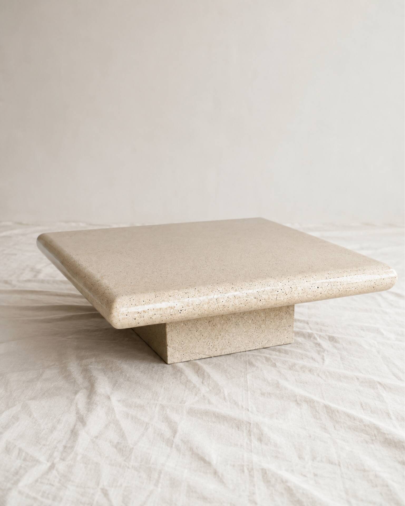 Jean Claude Mahey coffee table in speckled resin and wood, 1970s.