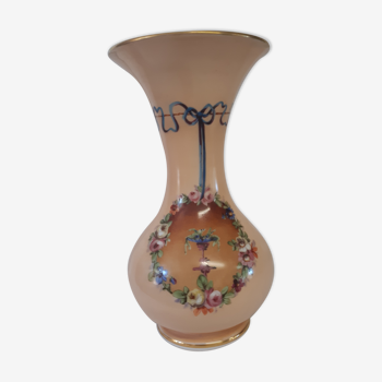 Vase Napoléon III , en opaline de cristal