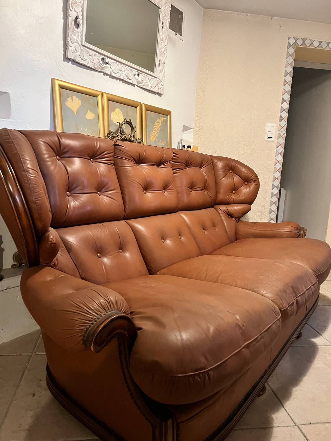 Sofa, Chesterfield