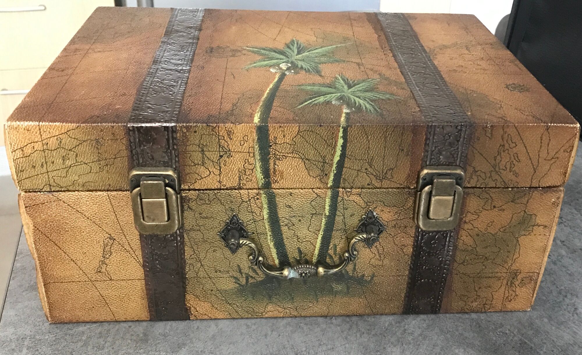 Vintage chest hand painted robinson treasure of the galleon
