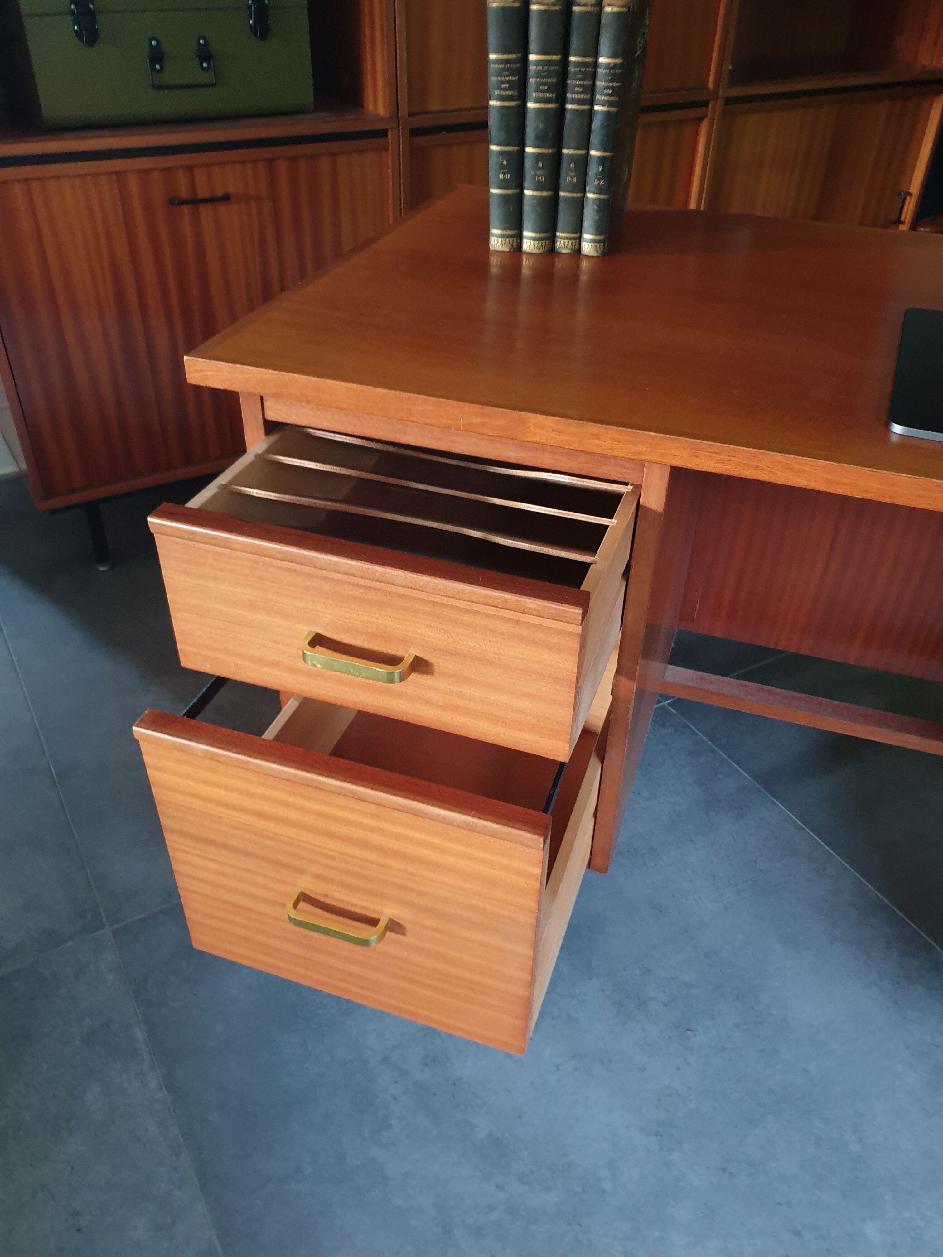 Bureau vintage teck années 60