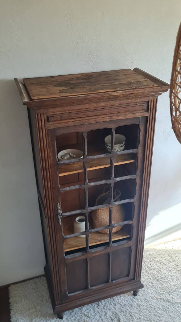 Parisian wardrobe - showcase spirit