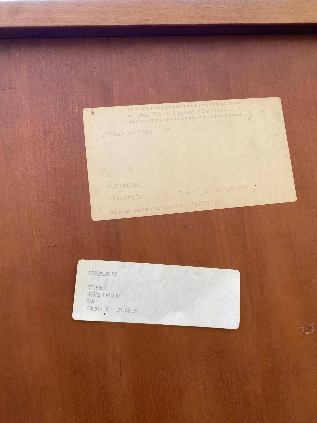 English display cabinet with 2 doors, mahogany imitation, 1990.