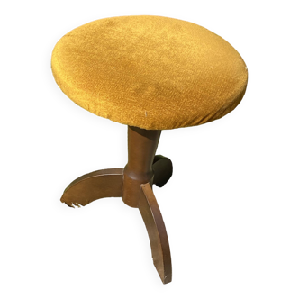 Pianist stool