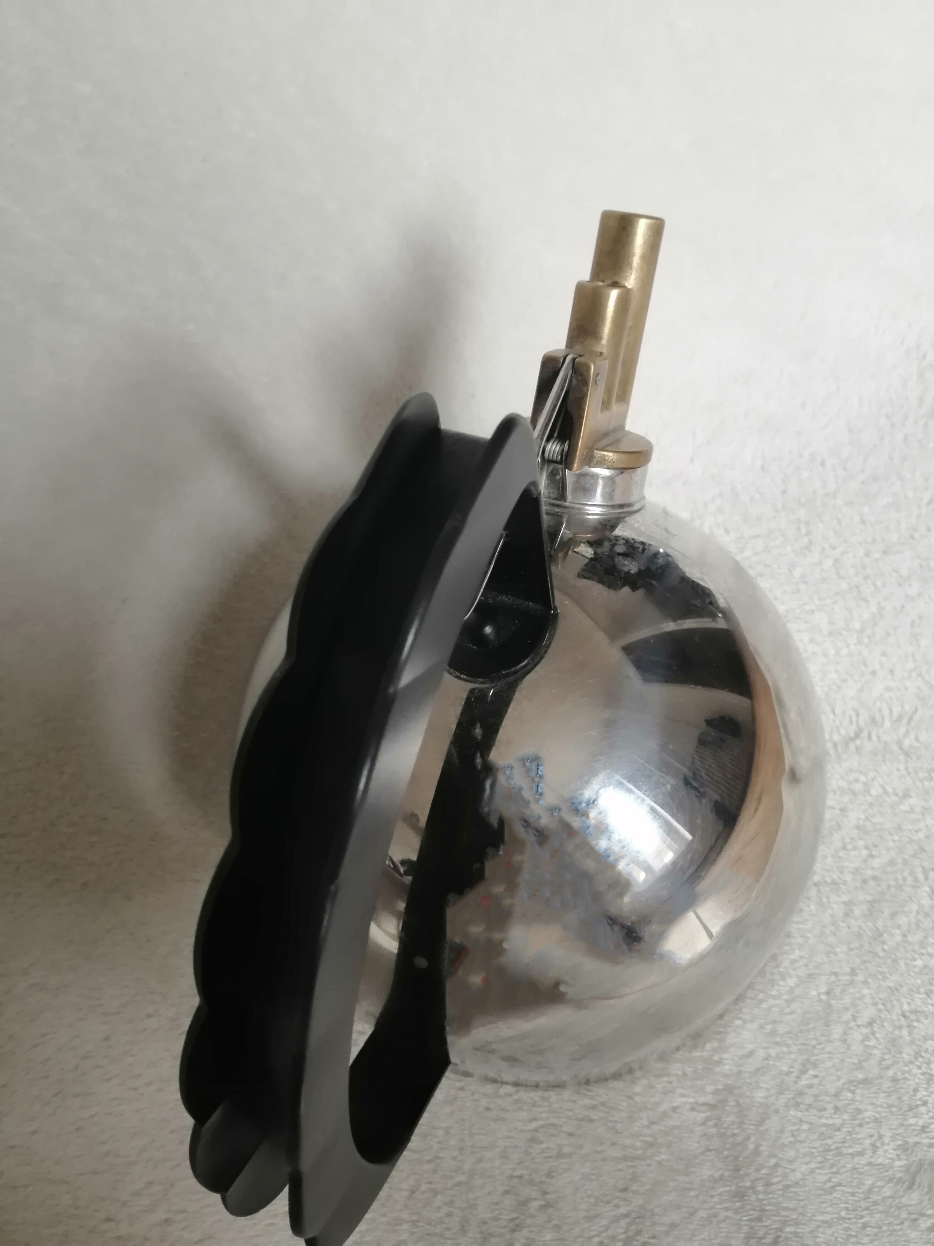 The kettle 9091 Alessi