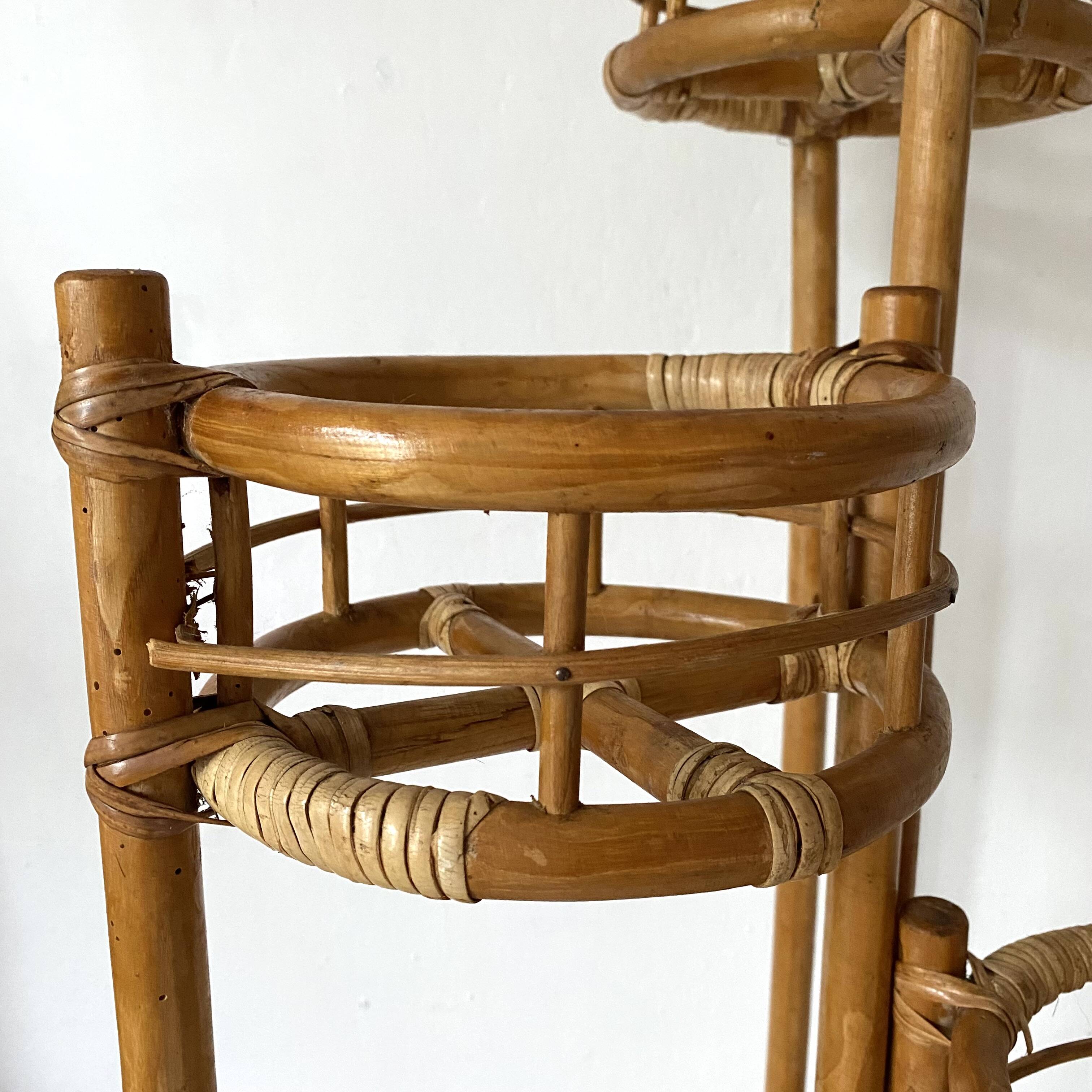 Porte plante vintage en rotin