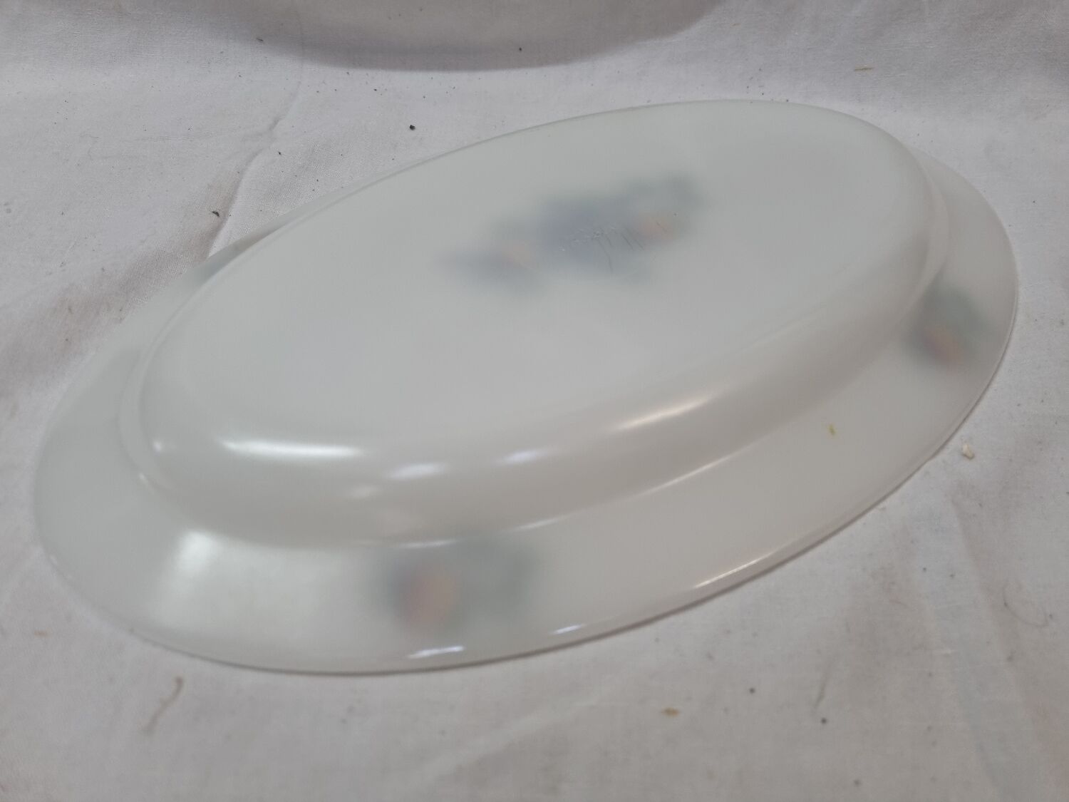 Arcopal fruit serving dish