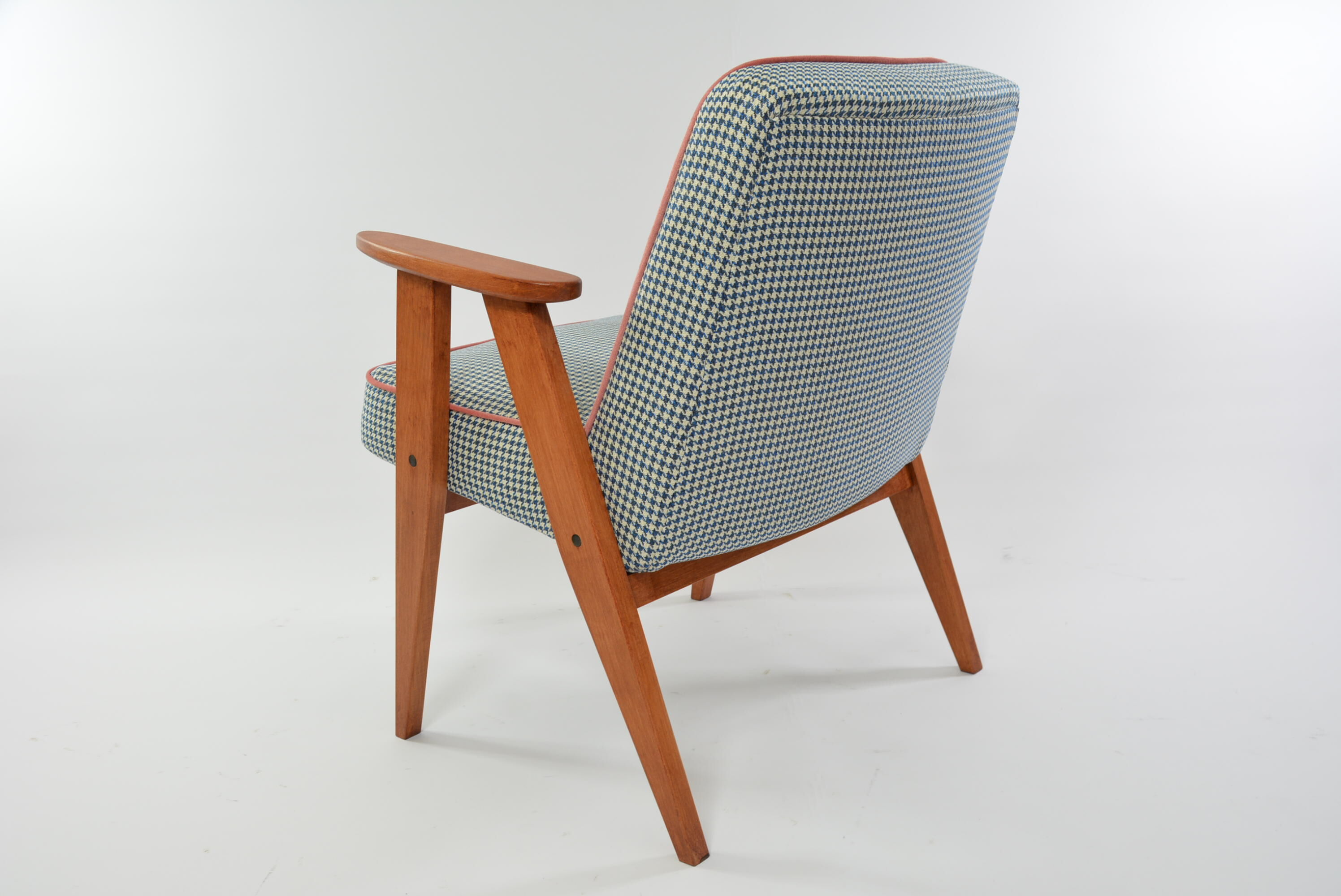 Fauteuil 366 pieds de poule bleu