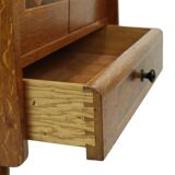 commode vintage à motif damier au design scandinave