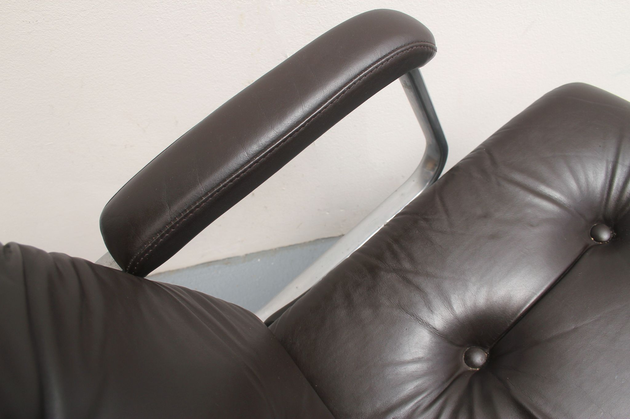 Fauteuil en cuir Drabert marron foncé des années 1970