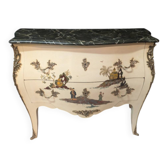 Curved Louis XV style commode with chinoiserie decoration.