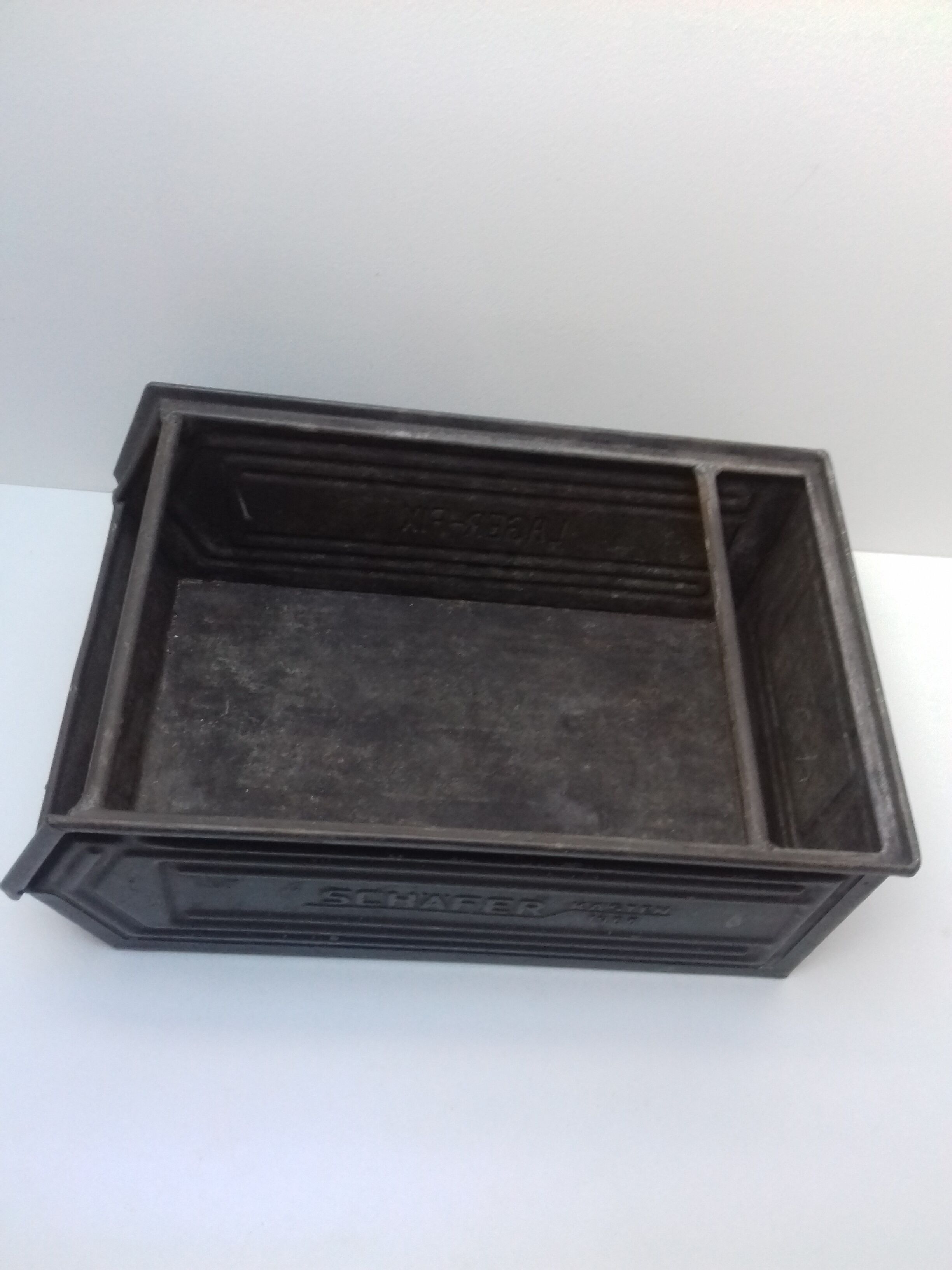 Industrial metal crate "schafer"