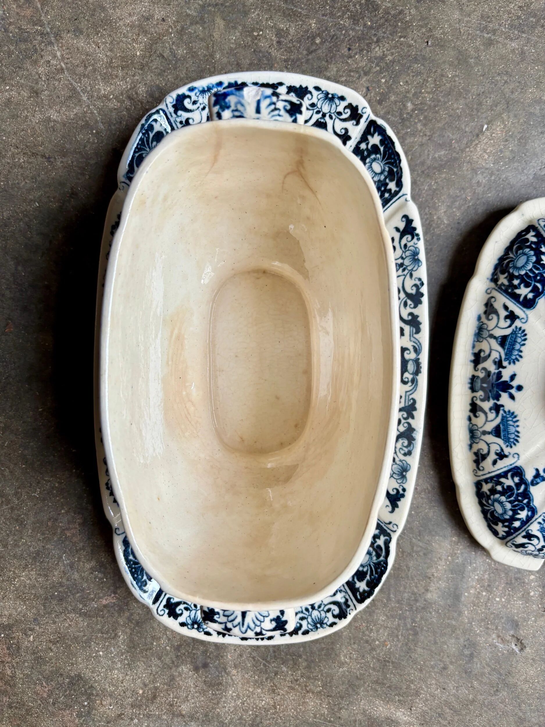 Sauceboat with lid Gien in blue ironstone, "Blue Ibis" service