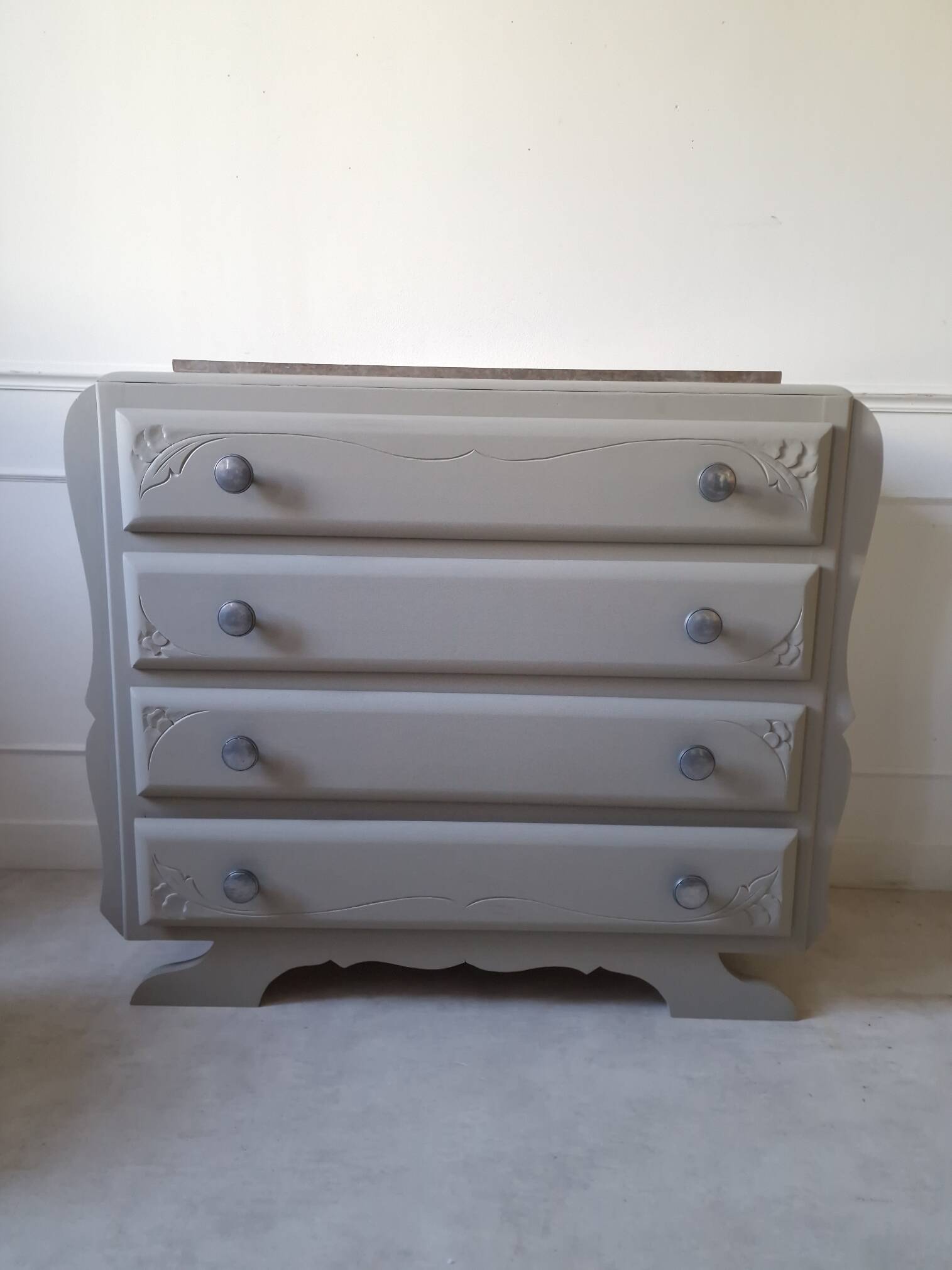 Art Deco chest of drawers