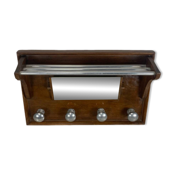 Wall mounted coat rack