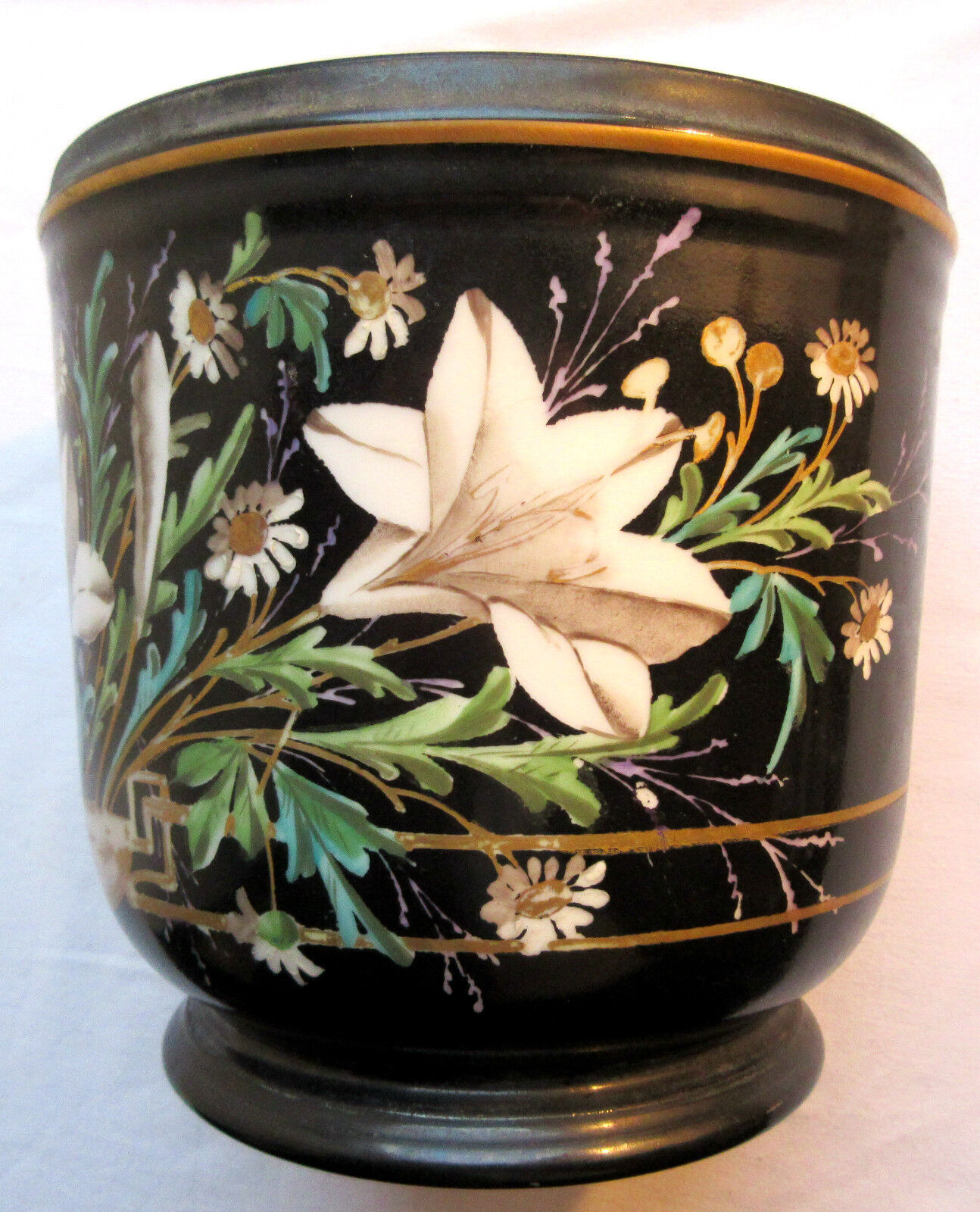 Cache-pot black background, Napoleon III, Paris porcelain: White lilies + Daisies