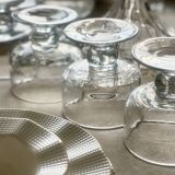 5 bubble glass cups.
