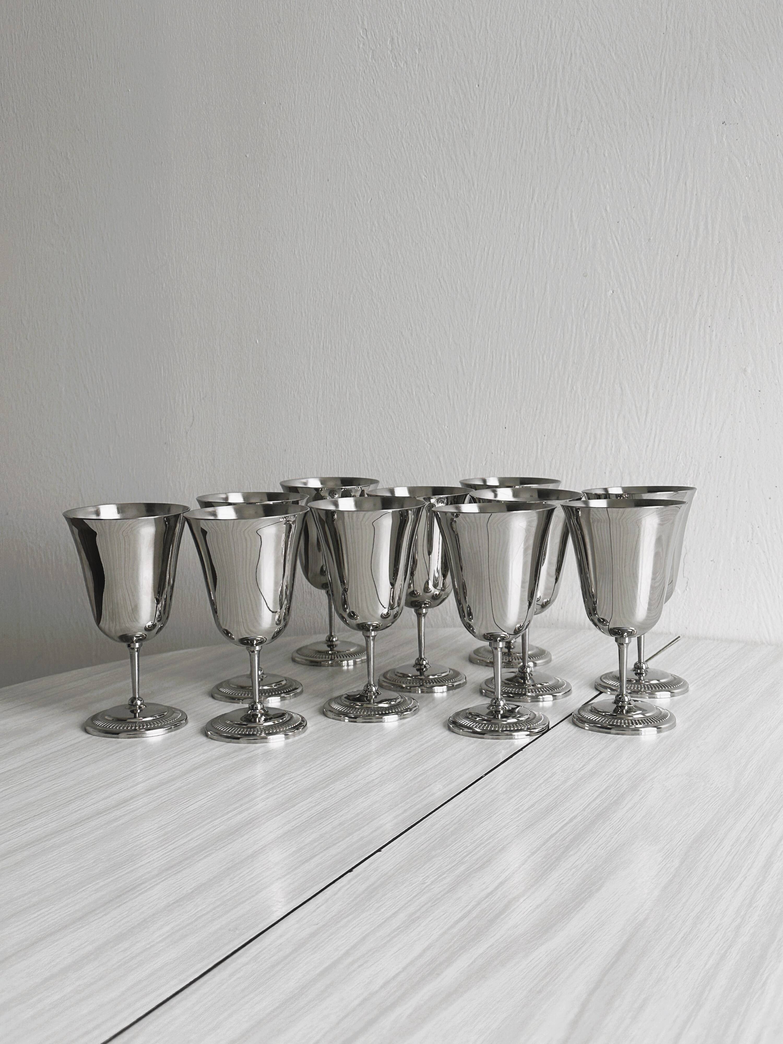 Set of 10 shiny silver metal stemmed cups